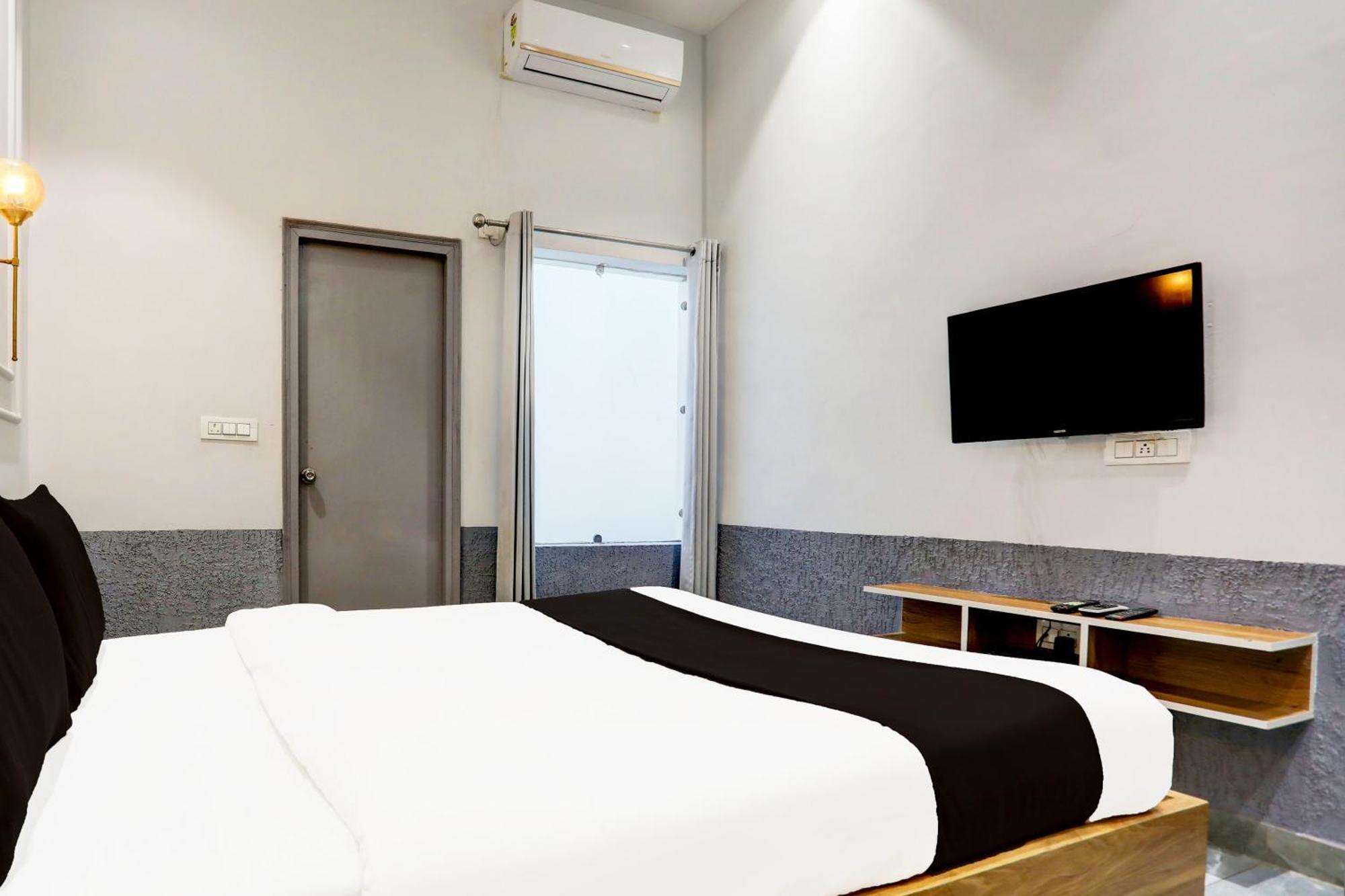 Hotel O Indo Tiger Risikés Kültér fotó