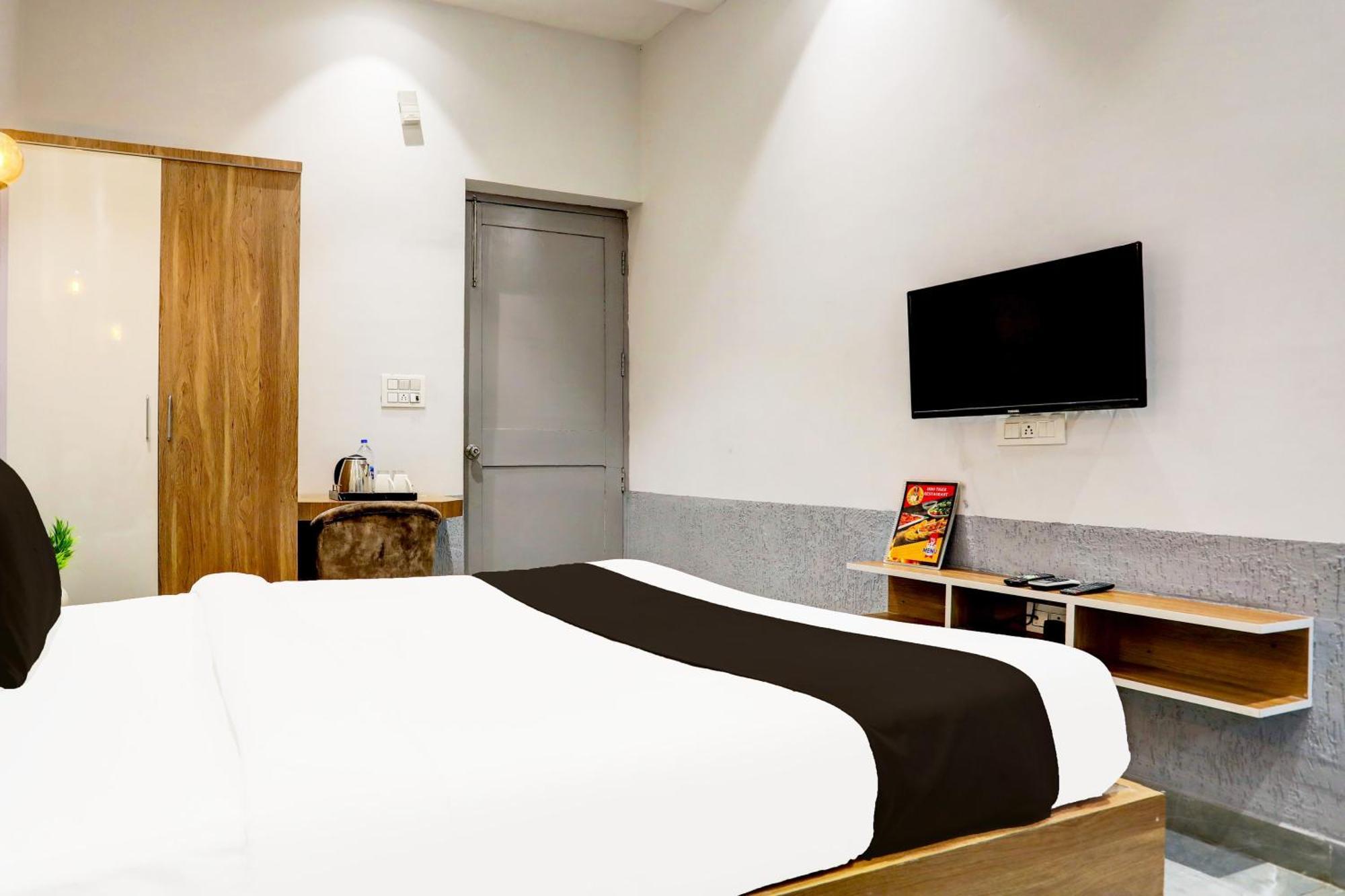 Hotel O Indo Tiger Risikés Kültér fotó